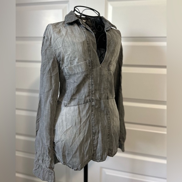 Bella Dahl Gray Chambray Pull Over Blouse - Picture 3 of 6